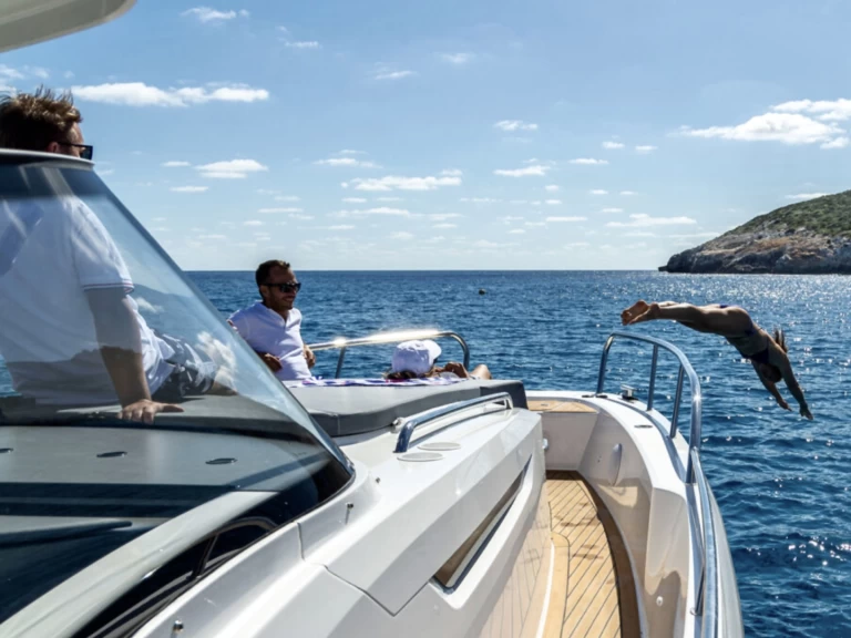 Alquiler Lancha Nimbus con o sin  título de navegación