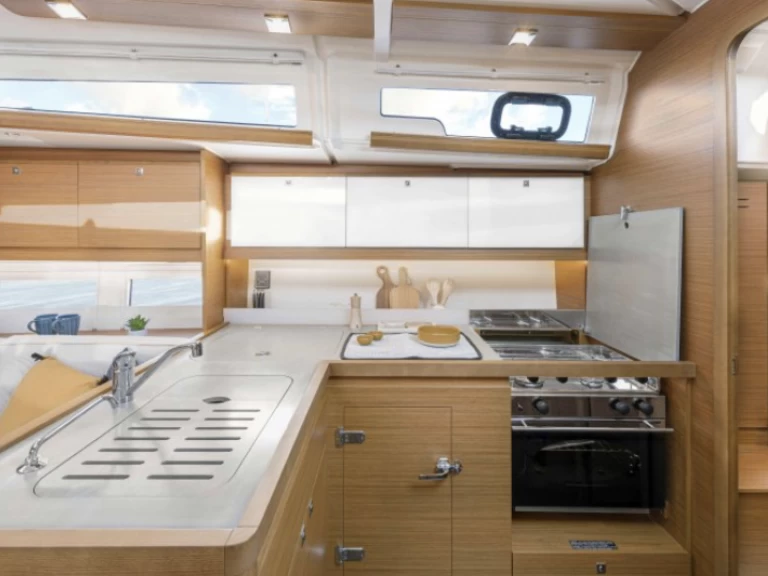 Alquiler de barcos Port-Camargue barato de Dufour 390 Grand Large