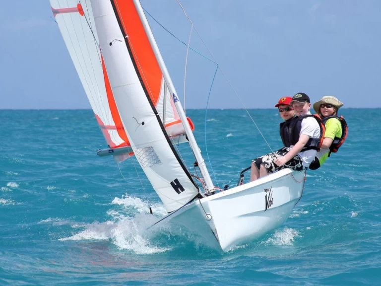 Velero para alquilar Carnac al mejor precio