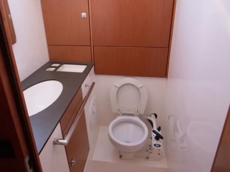 Alquiler de barcos Nikiána barato de Cruiser 46