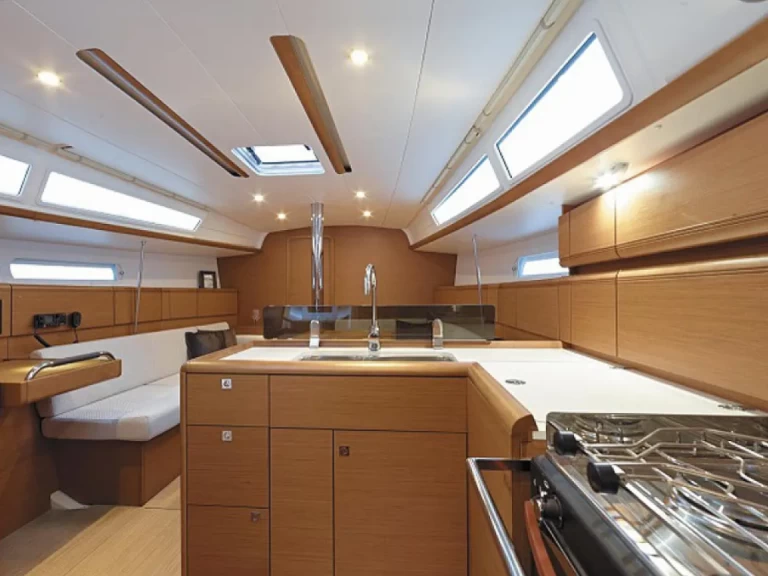 Alquiler de Velero, con o sin patrón Jeanneau Lefkáda