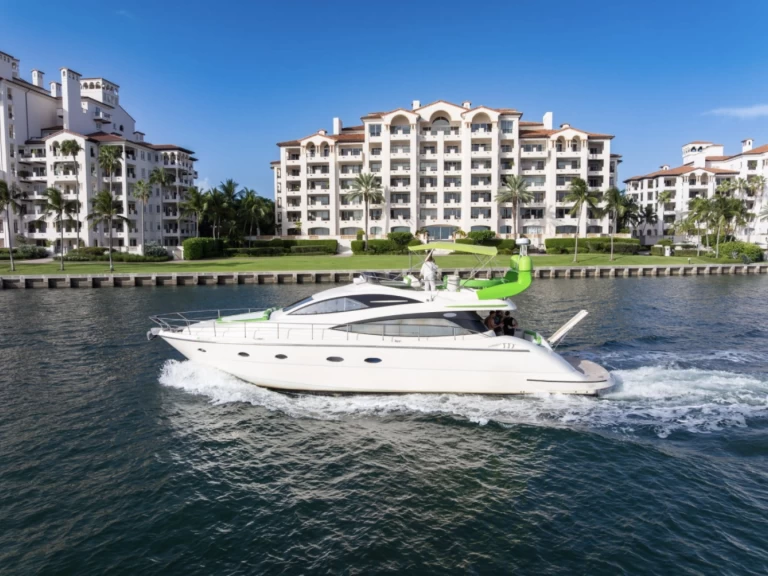 Alquiler de Aicon Aicon 62 SL en Miami