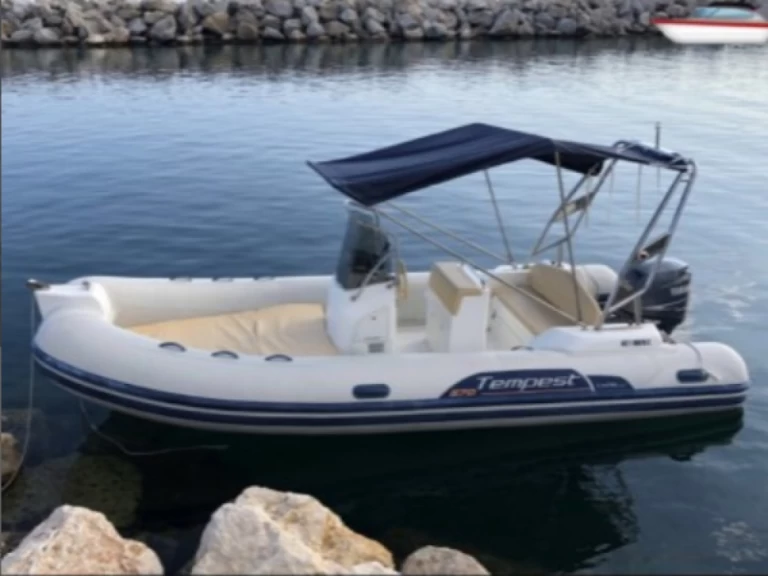 Alquiler de Capelli Tempest 570 en Propriano