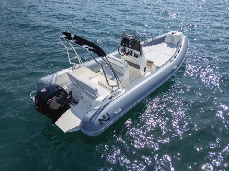 Alquiler de Nuova Jolly NJ 650 en Propriano