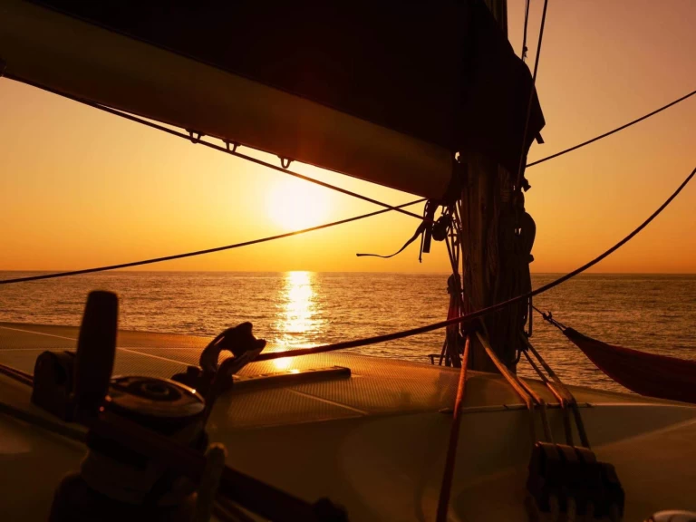 Alquiler de barcos Toulon barato de Orana 44