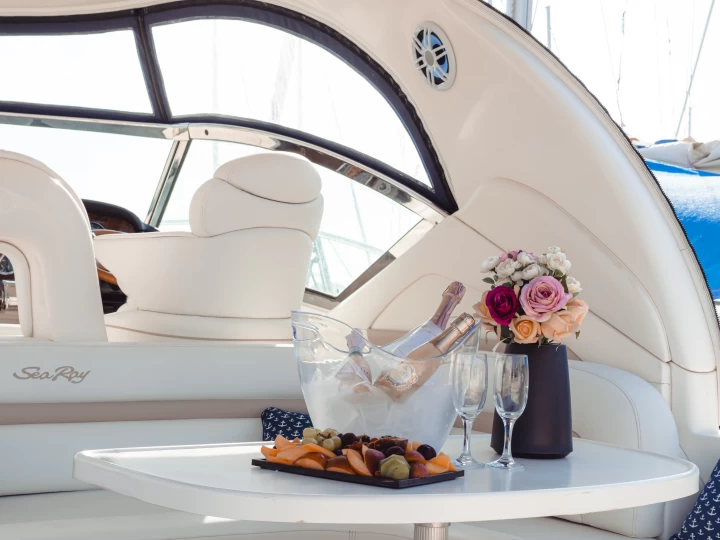 Sea Ray Sea Ray 455 Sundancer de alquiler a Limassol