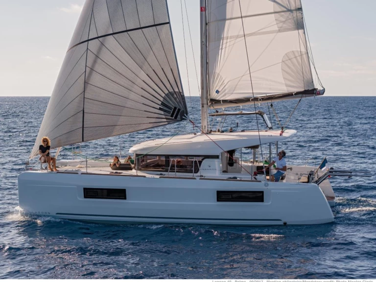 Alquiler Catamarán Lagoon con o sin  título de navegación