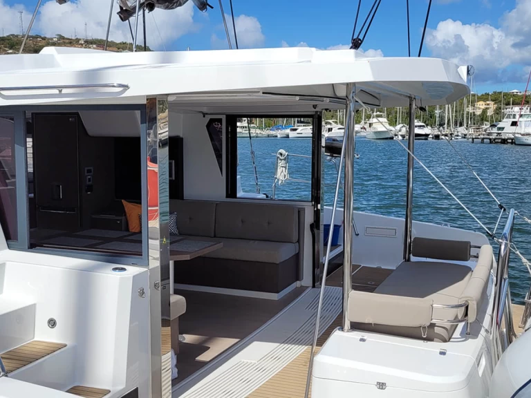 Alquiler Catamarán Bali con o sin  título de navegación