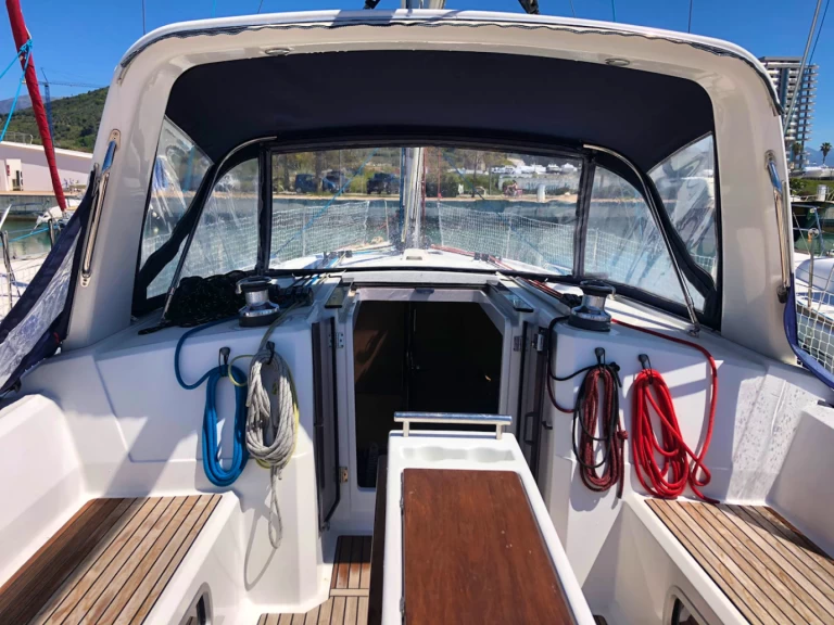 Alquiler de Bénéteau Oceanis 38 en Salerno