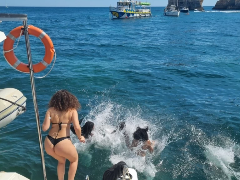 Alquiler Catamarán Fountaine Pajot con o sin  título de navegación