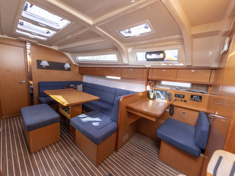 Alquiler de Bavaria Bavaria 41 Cruiser en Kalkara