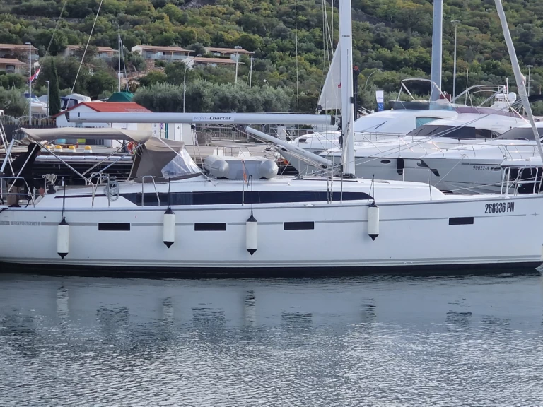 Alquiler de embarcaciones Bavaria Cruiser 41 enPunat en Samboat