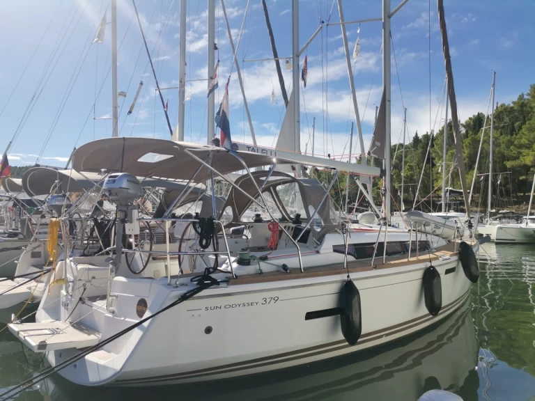 Alquiler Gouviá - Jeanneau Sun Odyssey 379 en SamBoat
