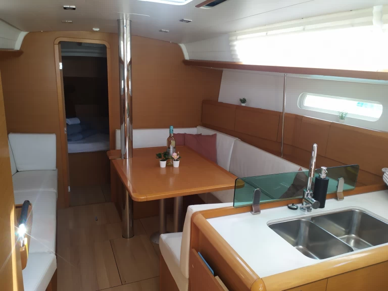Alquiler de barcos Gouviá barato de Sun Odyssey 389