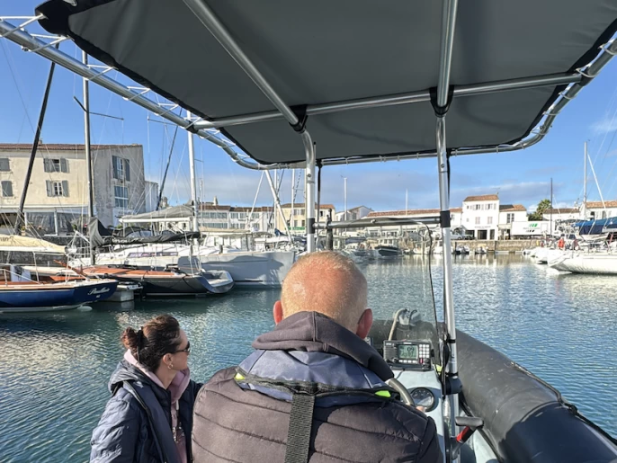 Alquiler Neumática Bombard con o sin  título de navegación