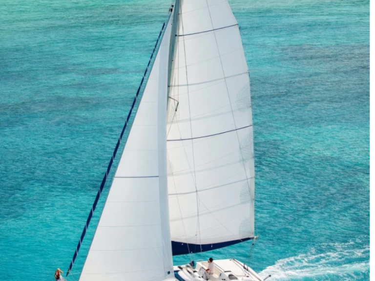 Alquiler Es Jondal - Lagoon Lagoon 440 en SamBoat