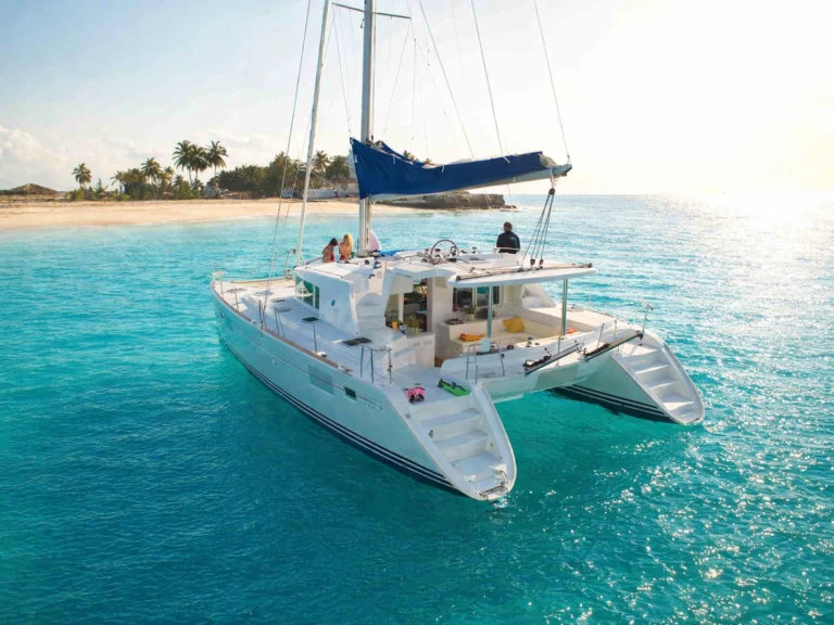 Alquiler de Lagoon Lagoon 440 en Es Jondal