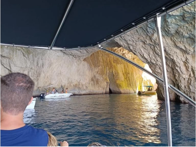 Alquiler Lancha Mercan con o sin  título de navegación