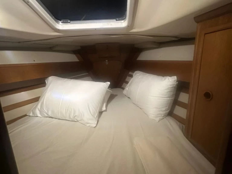 Alquiler de Dromor Apollo 12 en Atenas