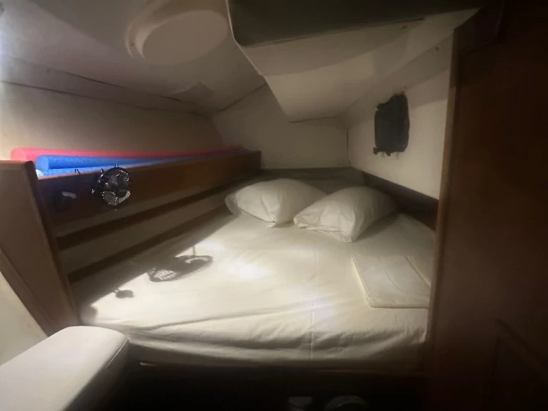 Alquiler de barcos Atenas barato de Apollo 12