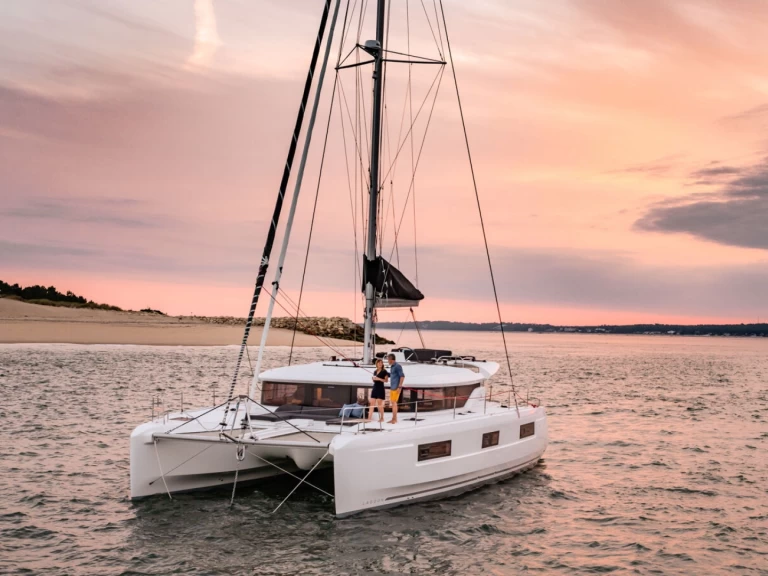 Alquiler de embarcaciones Lagoon Lagoon 46 enPlaya Sardinera en Samboat