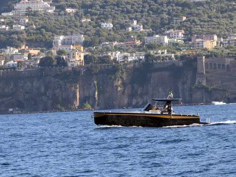 Allure 38 de alquiler a Sorrento