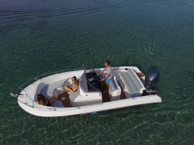 Alquiler Lancha Pacific Craft con o sin  título de navegación