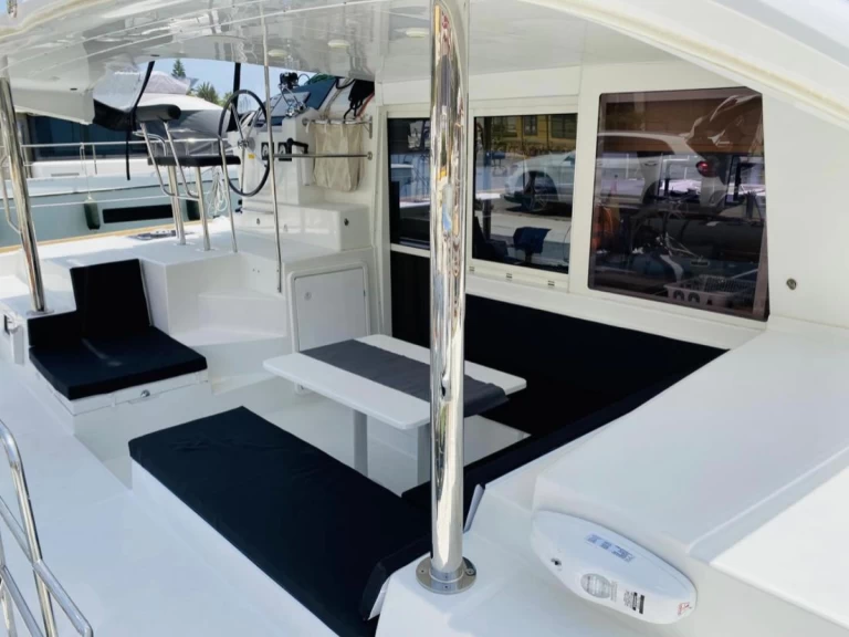 Alquiler Catamarán Lagoon con o sin  título de navegación