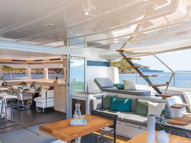 Catamarán para alquilar Portisco al mejor precio