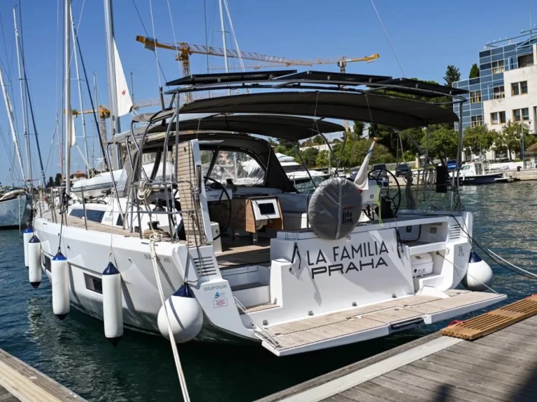 Alquiler de Velero, con o sin patrón Dufour Zadar
