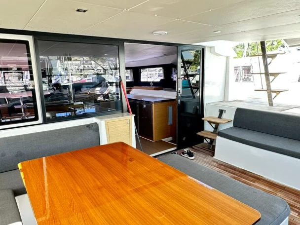 Alquiler de barcos Primošten barato de Dufour Catamarans 48 Sail