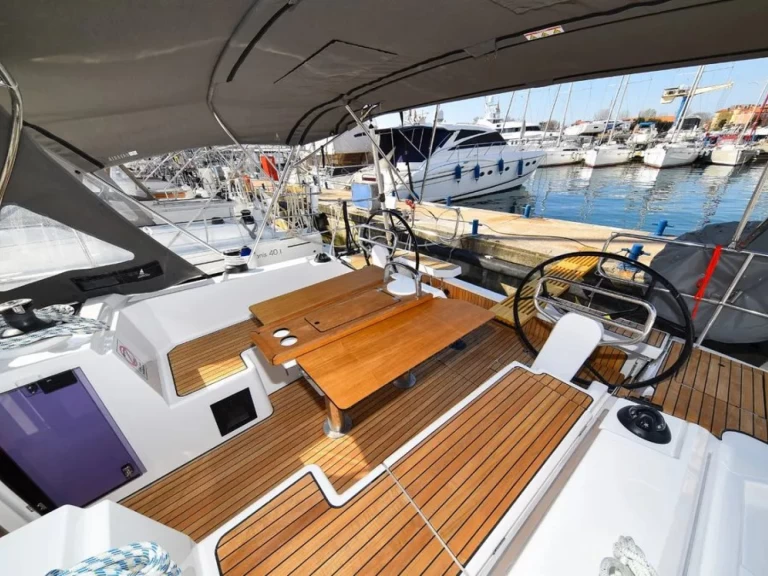 Alquiler de embarcaciones Bavaria Bavaria C38 enZadar en Samboat