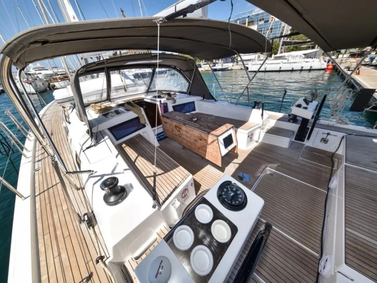 Alquiler de Velero, con o sin patrón Dufour Zadar