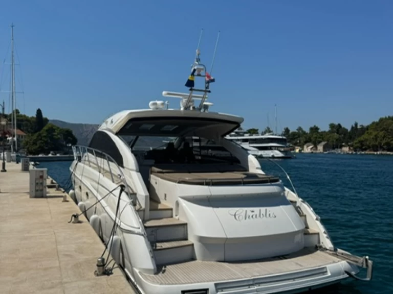 Alquiler de embarcaciones Princess Princess V53 enMakarska en Samboat