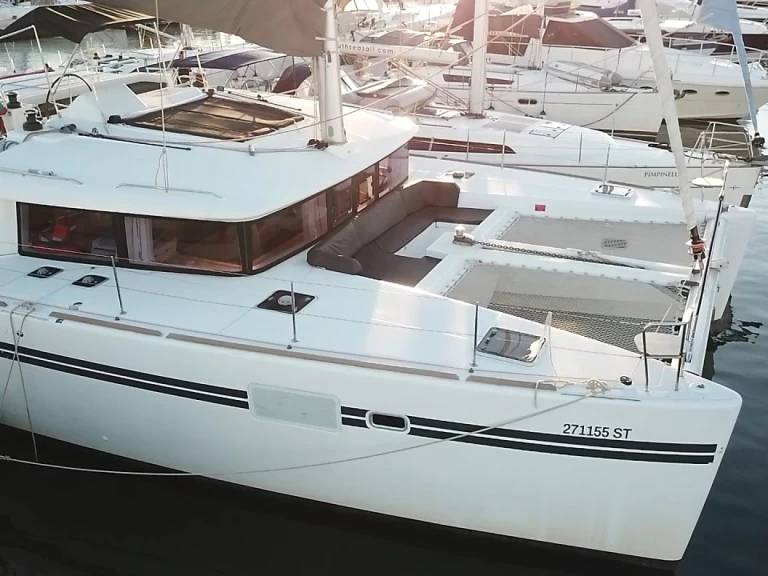 Alquiler de Catamarán, con o sin patrón Lagoon Lávrio