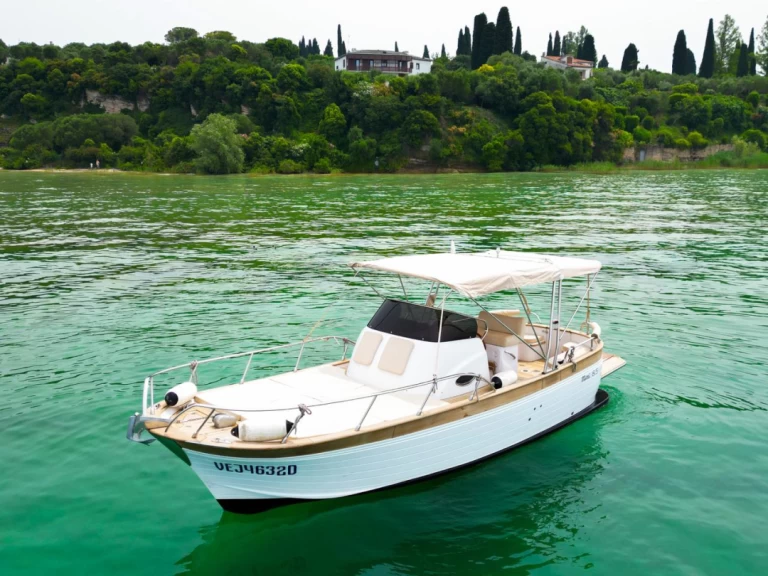 Alquiler de Mimi libeccio 9.50 cabin en La Spezia