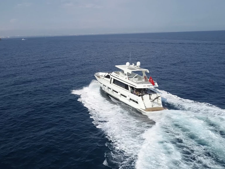 Custom Made 35 PERSON de alquiler a Antalya (City)