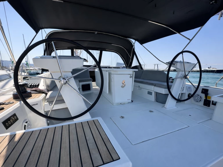 Alquiler de Velero, con o sin patrón Bénéteau Álimos