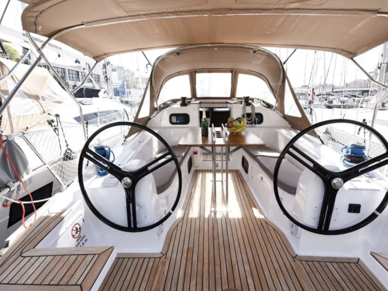 Elan Impression 40 de alquiler a Sutomišćica