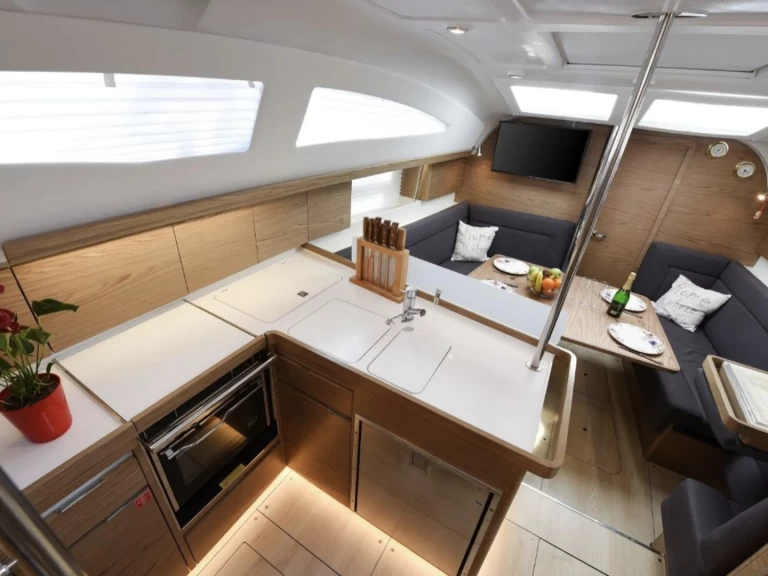 Alquiler Sutomišćica - Elan Impression 40 en SamBoat