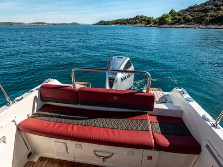 Alquiler de Atlantic 730 Sun Cruiser en Tribunj