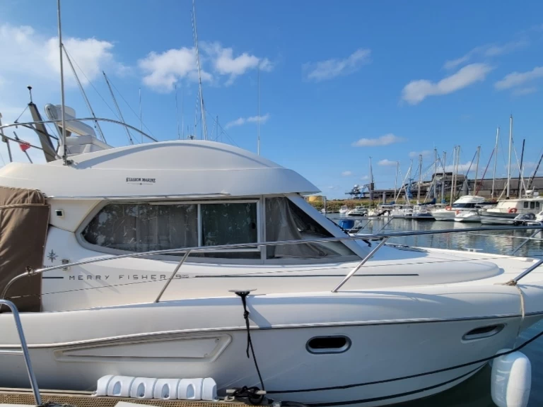 Alquiler de barcos Anglet barato de Merry Fisher 925 Fly