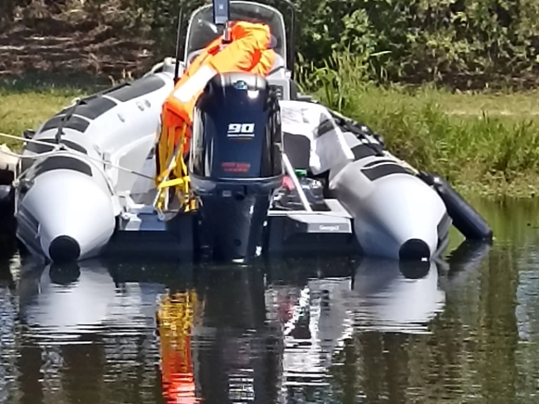 Alquiler de embarcaciones Adventure VESTA 550 enPort Leucate en Samboat