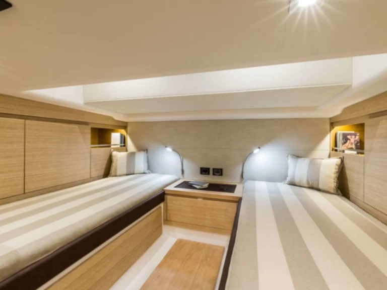 Alquiler de embarcaciones Planazo 43 enIbiza (Ciudad) en Samboat