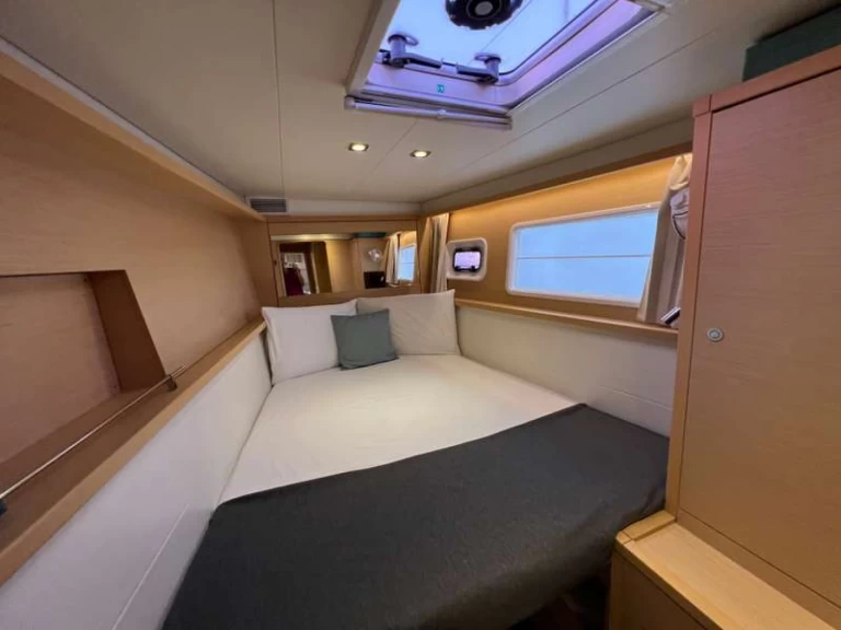 Alquiler de embarcaciones Lagoon Lagoon 450 F enNápoles en Samboat