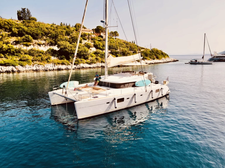 Alquiler de Catamarán, con o sin patrón Lagoon Palero