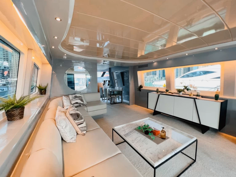 Alquiler de Sunseeker X8 en Dubaï harbour