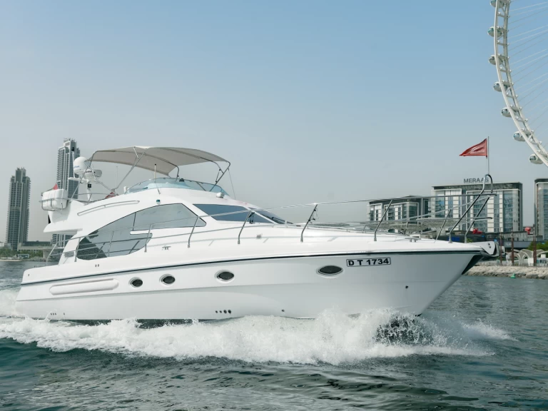 Alquiler de embarcaciones Azimut X9 enDubaï harbour en Samboat