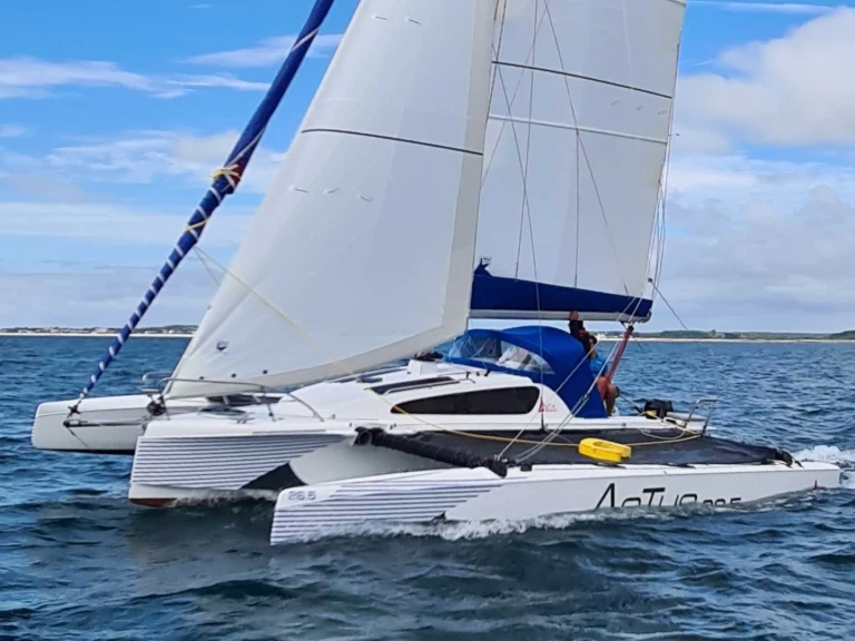 Alquiler de ASTUS BOATS ASTUS 26.5 en La Trinité-sur-Mer