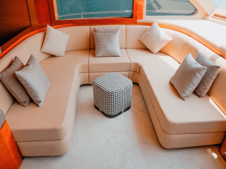 Alquiler de Sunseeker Silo en Dubaï harbour